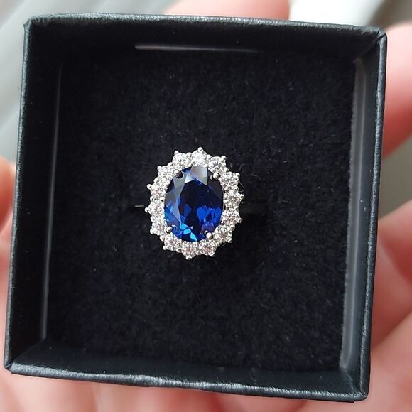 2.68 Carat Swiss Sapphire Sterling Silver  ring - Picture 10 of 11